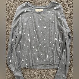 Francesca’s Boutique Gray & White Star Long Sleeve